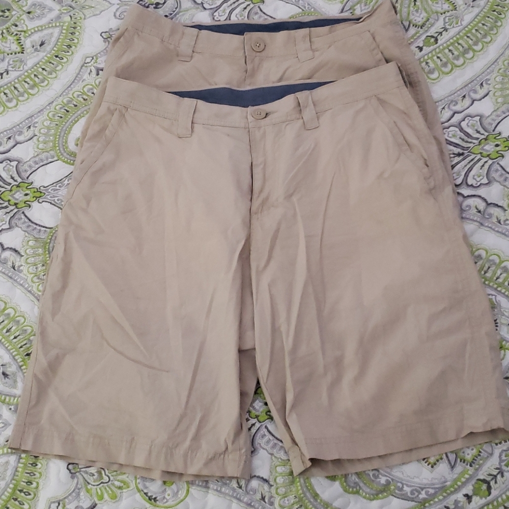 Lot of 2 Mens Columbia khaki flat front shorts 32